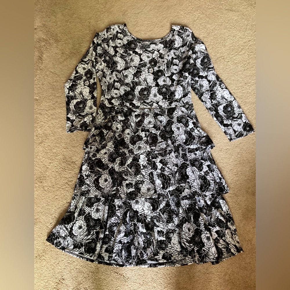 Very cute black and white long sleeved dress with 3 tiered skirt ex condition